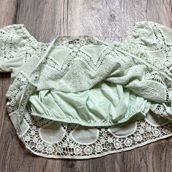 Lucy Paris Pale Green Mint Green Off the Shoulder Lace Crop Too, size small - Picture 7 of 9